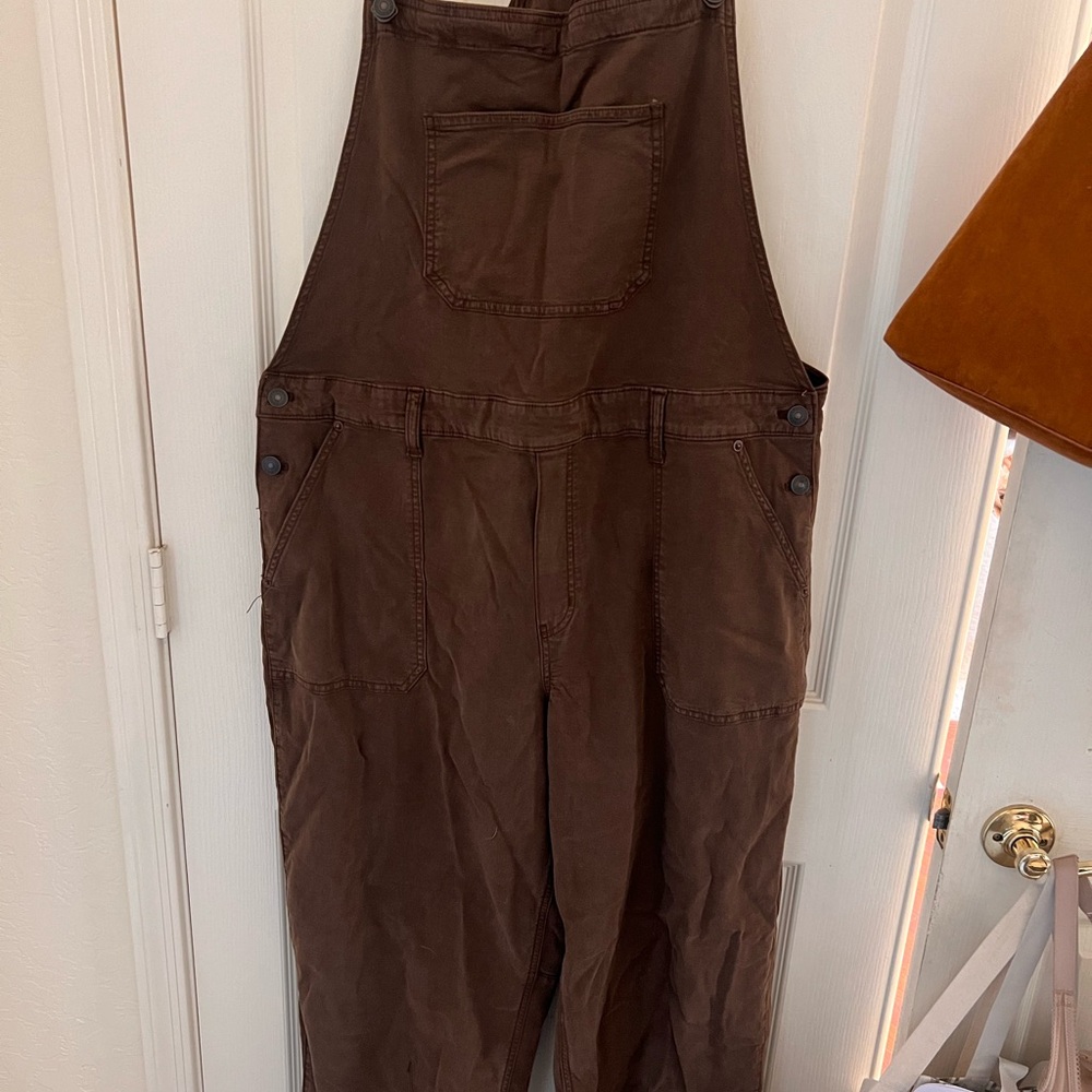 Brand new American eagle women’s overalls